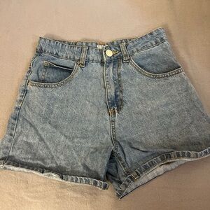 Mom shorts size 5